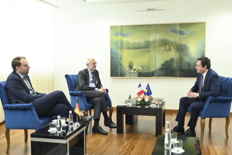 Kryeministri Kurti takoi ambasadorin e Francës, Guerot dhe zëvendësambasadorin e Gjermanisë, Conrad