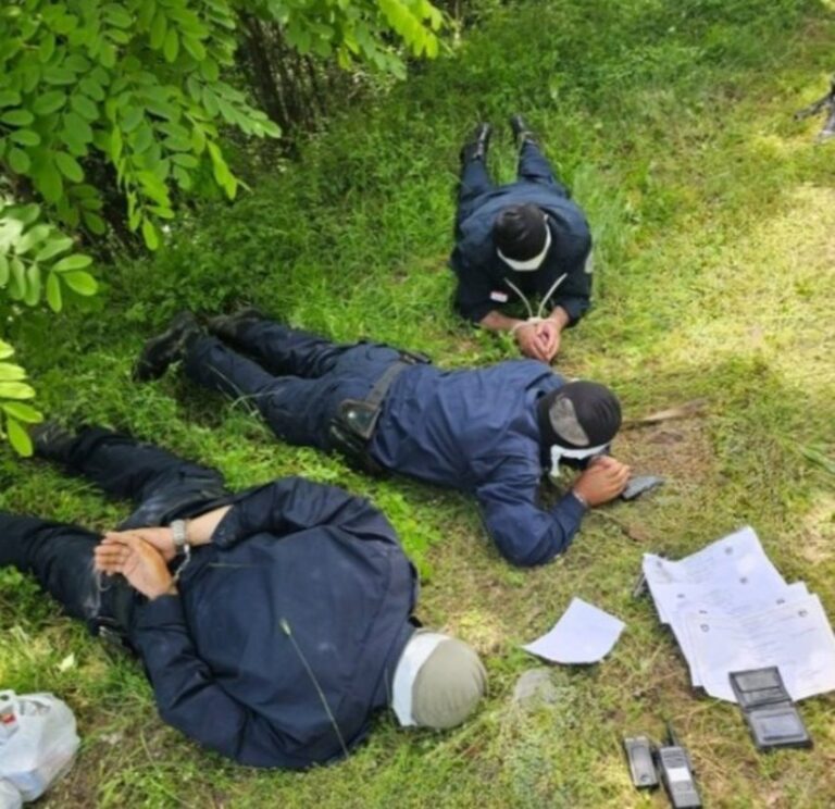 Në thellësi të territorit të Republikës së Kosovës, në zonën kufitare në veri të vendit dyshohet se janë kidnapuar tre zyrtarë kufitar patrullues