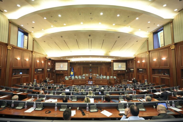 Kryeministri Kurti : Kidnapuesit e policëve të Kosovës nga Serbia qëllimisht kanë dashur të lënë publikisht gjurmë të këtij kidnapimi