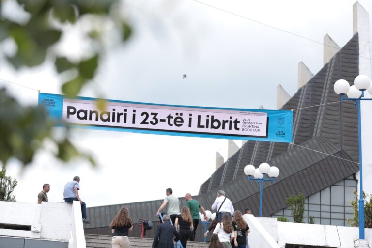 Prishtina kryeqytet libri nga bota shqiptare, hapet  Panairi… 