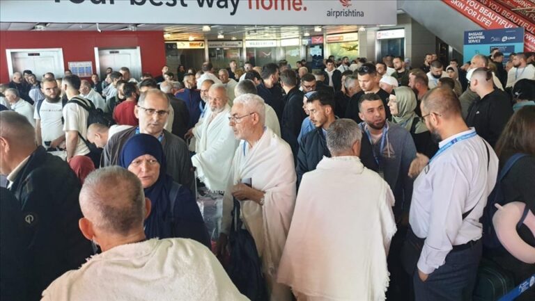 Nga shteti laik, drejt Mekës në uniforma Arabe!
