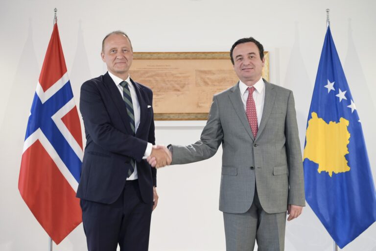 Kryeministri Kurti priti në takim lamtumirës ambasadorin norvegjez, Jens Erik Grøndahl