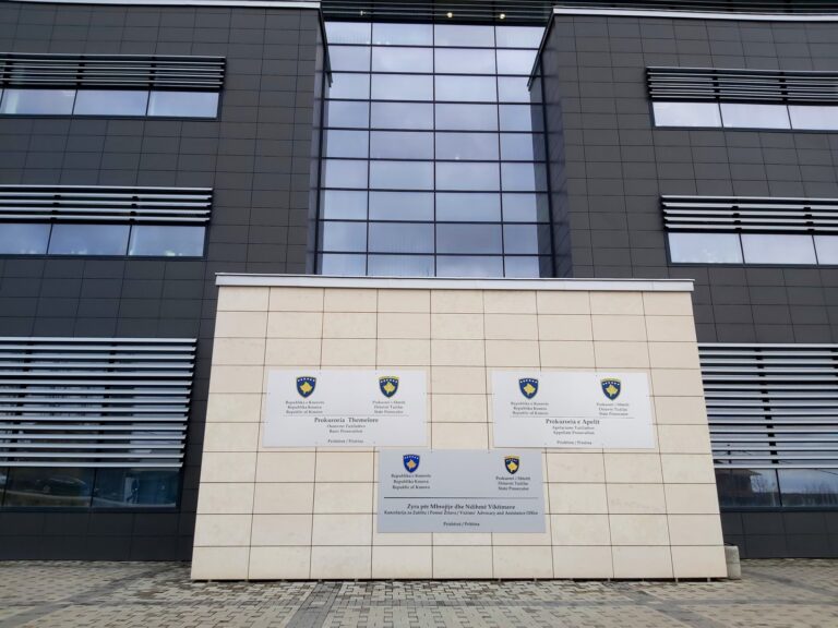 Prokurori i Shtetit ka iniciuar hetime në drejtim të veprës penale “Sulmi”, sipas KPRK-së, lidhur me incidentin e sotshëm në Kuvendin e Kosovës