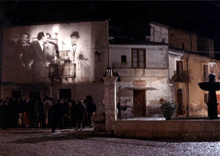 Fshati i ‘Nuovo Cinema Paradiso’ këndon shqip në malin e Trëndafilave