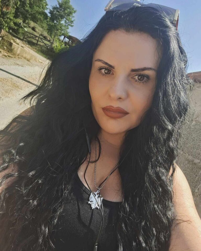 Amina Nuraj: Bija që ngre zërin për atdheun me shpirt dhe guxim