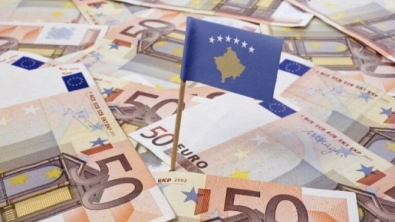 “Patriotizëm” me duartrokitje: Mërgata ndërmjet vizionit shtet formues dhe instrumentalizimit politik