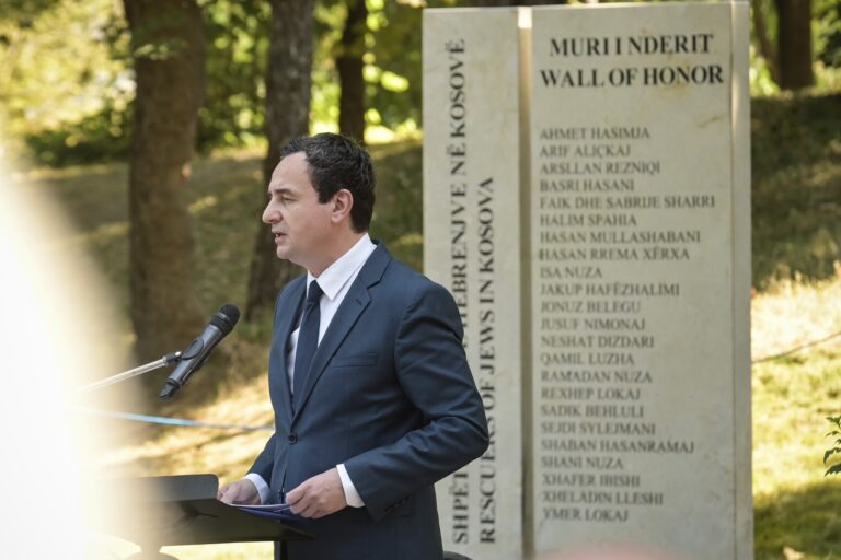 Kryeministri Kurti me rastin e inaugurimit të “Murit të nderit”: Do të shërbejë si një simbol i fuqishëm i miqësisë së përjetshme të popujve tanë