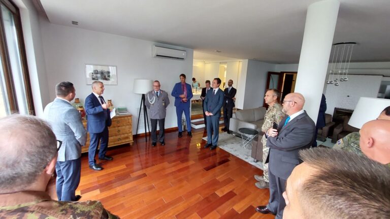 Ish-ministri Mehaj nderohet me urdhrin ushtarak “Kryqi i Nderit në Ar” të Forcave të Armatosura Federale të Gjermanisë