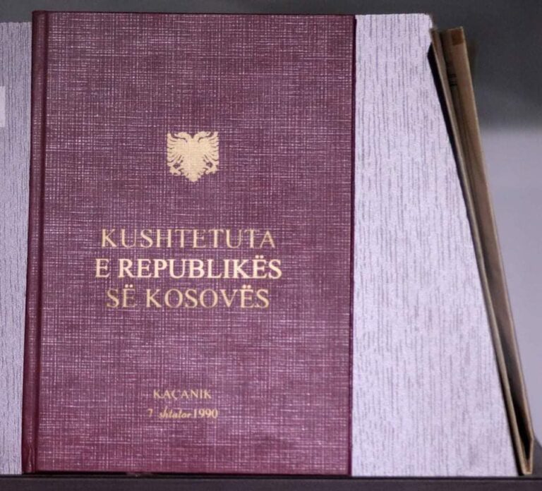 Kalendar-7 Shtator 1990: Kosova, Rapublikë me Kushtetutë drejt Lirisë e Pavarësisë 