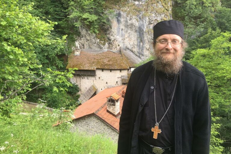 Janjiç të distancohet nga grupet kriminale, ndryshe është pjesë e tyre