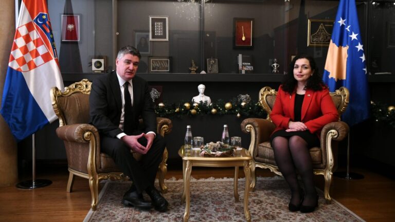 Presidentja e Kosovës Vjosa Osmani në Kroaci, takon edhe komunitetin shqiptar 