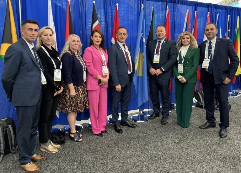 Drejtori i Policisë kolonel Hoxha me bashkëpunëtorë dhe stafin e Ambasadës Amerikane kanë marrë  pjesë në konferencën e shefave të Policisë në SHBA 