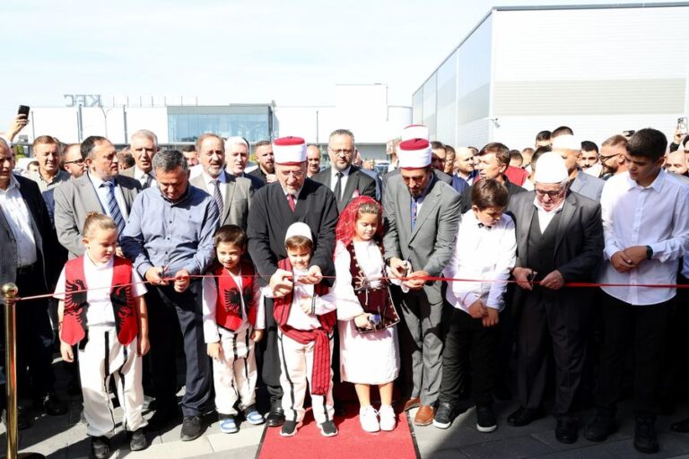 A dëgjon dhe shef ti Arbërie Nagavci, kur neosmanliu Naim Tërnava i keqpërdorë fëmijët shqiptarë?