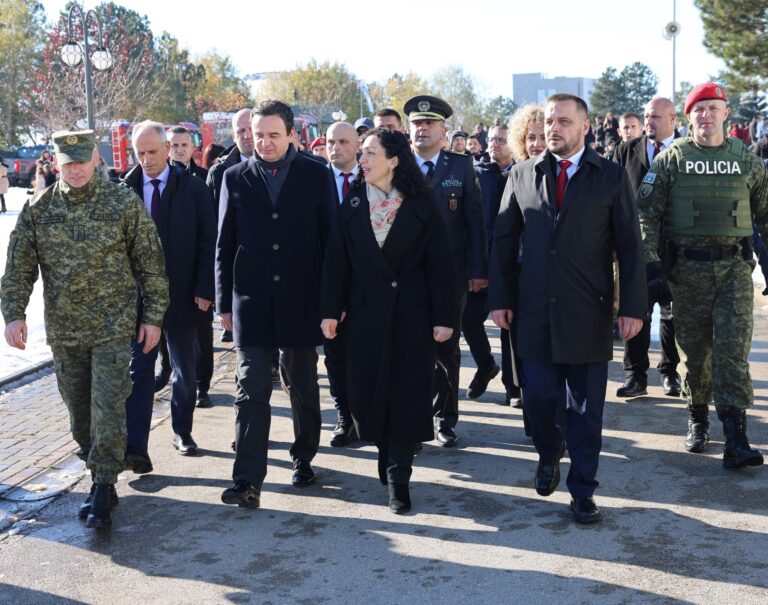 Në Ministri të Mbrojtjes dhe FSK u shënua Dita e Forcës, manifestimi qendror u mbajt në kazermën “Adem Jashari” në Prishtinë
