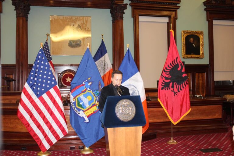 Përkujtimi në New York i ngritjes së flamurit në Deçiq të Malësisë më 6 prill 1911 dhe ringritja në Vlorë më 28 nëntor 1912