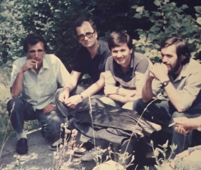 Përkujtime: Një foto e përbashkët me Xhemail Mustafën nga Takimet Letrare “Hivzi Sylejmani” në vitin 1986
