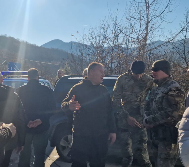 Menaxhmenti i Policisë së Kosovës vizituan familjen e heroit Afrim Bunjaku dhe pikë kalimin kufitar në Jarinjë  