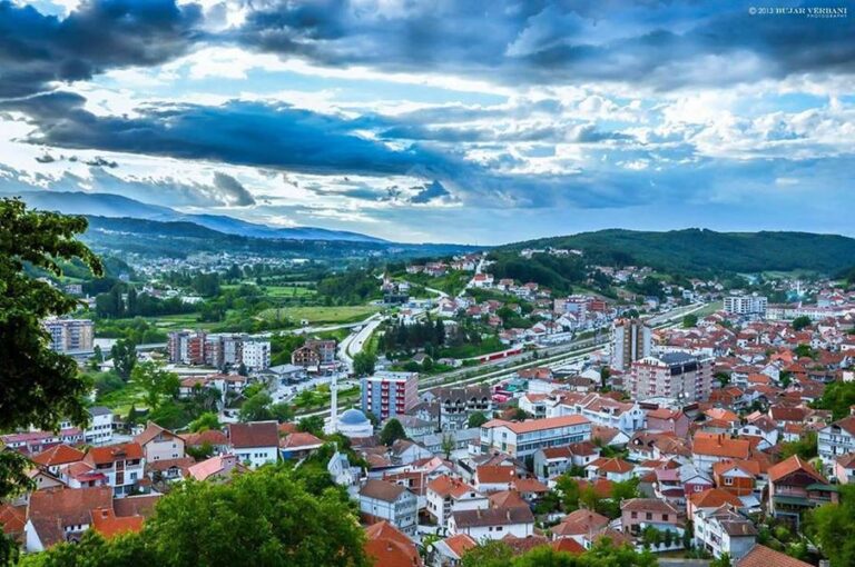 Kaçaniku , poezi nga Faruk Tasholli