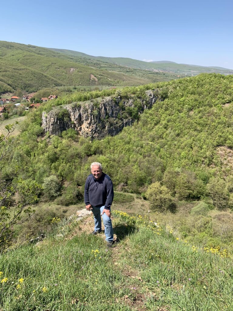 Ejani! Poezi nostalgjike nga Fadil Bytyqi