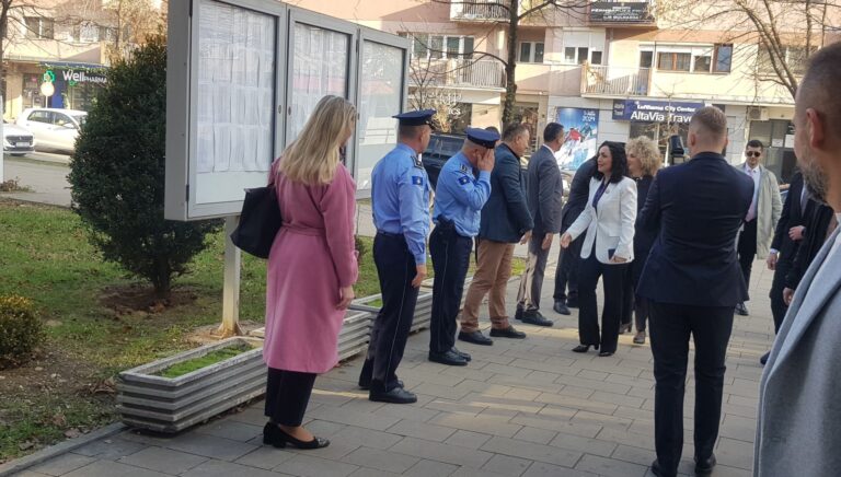 Presidentja e Republikës së Kosovës viziton Policinë e Kosovës në prag të Vitit të Ri 
