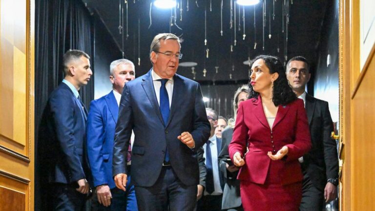 Pistorius garanton Kosovën për mbështetje ushtarake