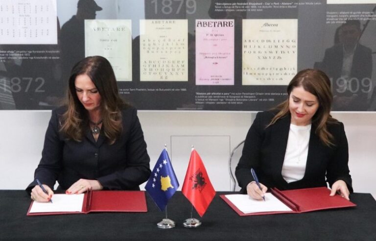 Kosova e Shqipëria me tekstin e dytë të përbashkët mësimor për diasporën