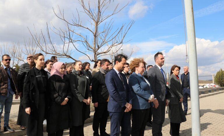 Kryetari Glauk Konjufca bëri homazhe në Likoshan dhe Qirez