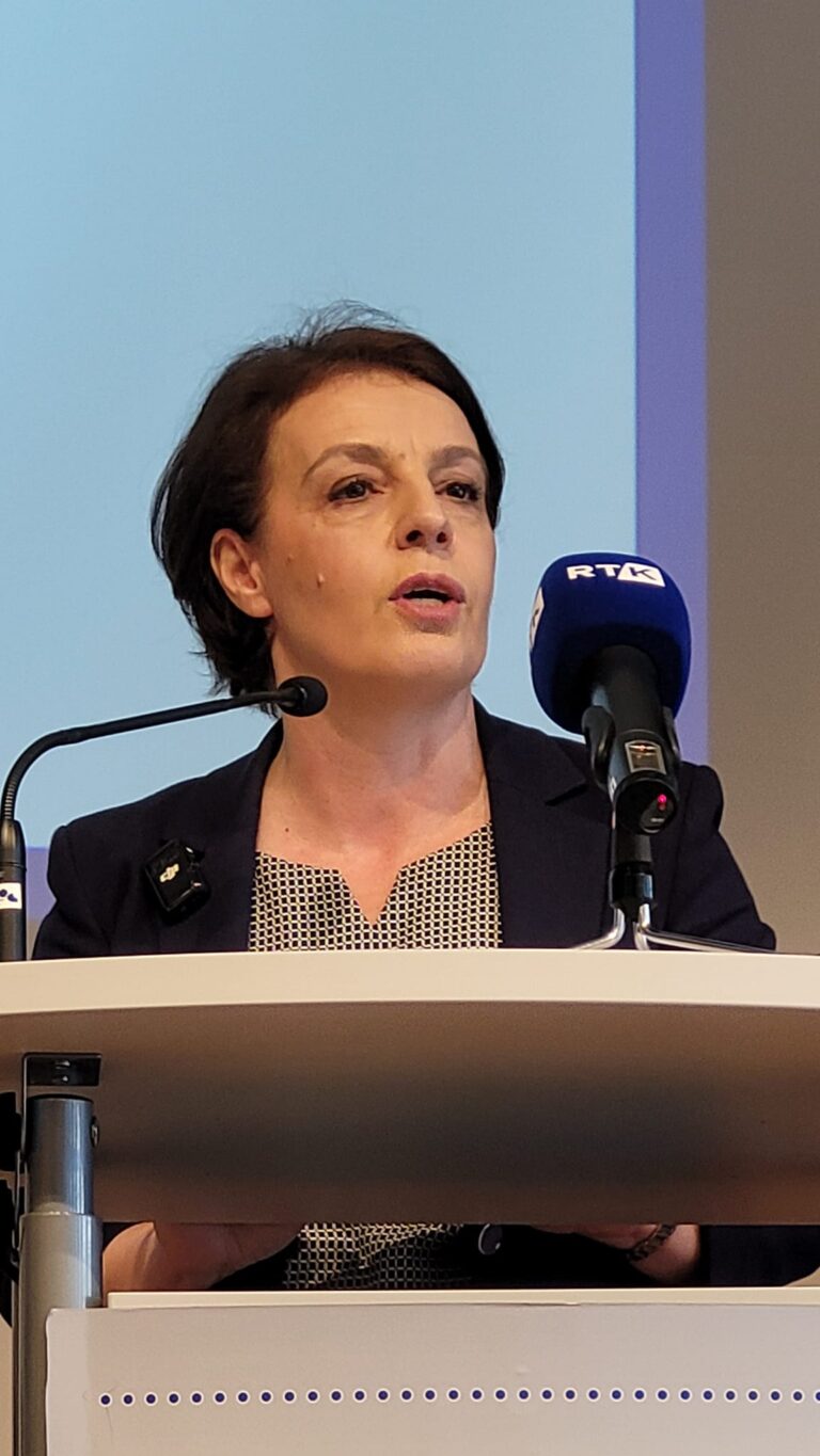 Bashkëbisedim në Shtuttgart me Donika Gërvallën, Zëvendës/Kryeministre dhe Ministre e Punëve të Jashtme të Kosovës, me Mërgatën shqiptare të Gjermanisë