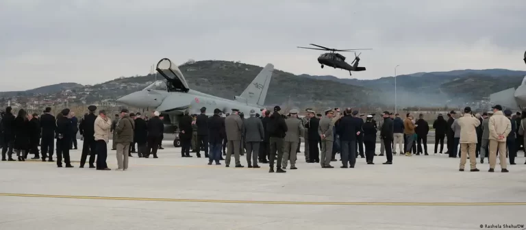 Baza ajrore e Nato-s në Kuçovë duhet të jetë diçka më shumë se thjesht një bazë ushtarake, të paktën simbolikisht!