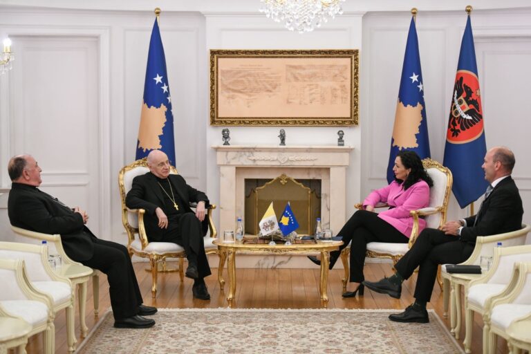 Presidentja Osmani ka takuar Delegatin Apostolik të Selisë së Shenjtë për Kosovën, Jean Marie Speich