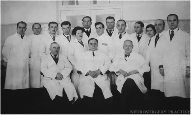 The Carmel Pine Cone (1939) / Rrëfimi mbi Shqipërinë i Dr. Walter Lehman, mjekut personal të mbretit Zog, i strehuar aktualisht në Carmel (SHBA