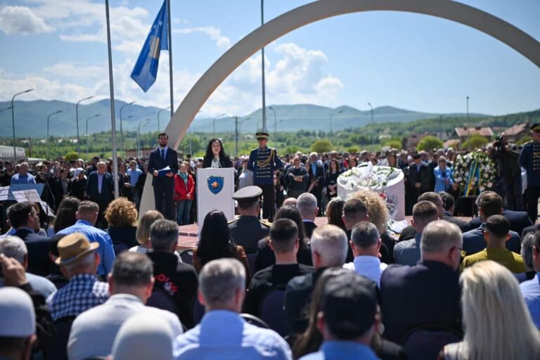 Fjalimi i Presidentes Vjosa Osmani në 25 vjetorin e Masakrës së Mejës