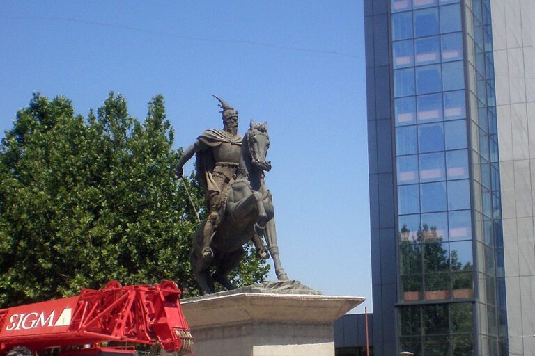 “Shqiptaria” thërret për përgatitje rreth organizimit tradicional të manifestimit mbarëkombëtar për Kryeheroin me 06 maj 2026, në Sheshin “Gjergj Kastrioti ” në Prishtinë