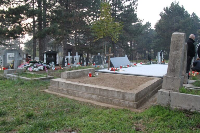 Rrafshimi i Vorrit te Imzot Nikë Prelës në Prizren, asht nji veper kriminale antikatolike/antikombëtare