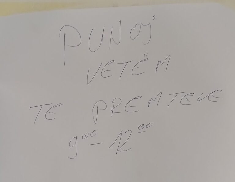 Skandaloze: Në Zyrën e Pensionistëve në Drenas punohet vetëm tri orë në javë!