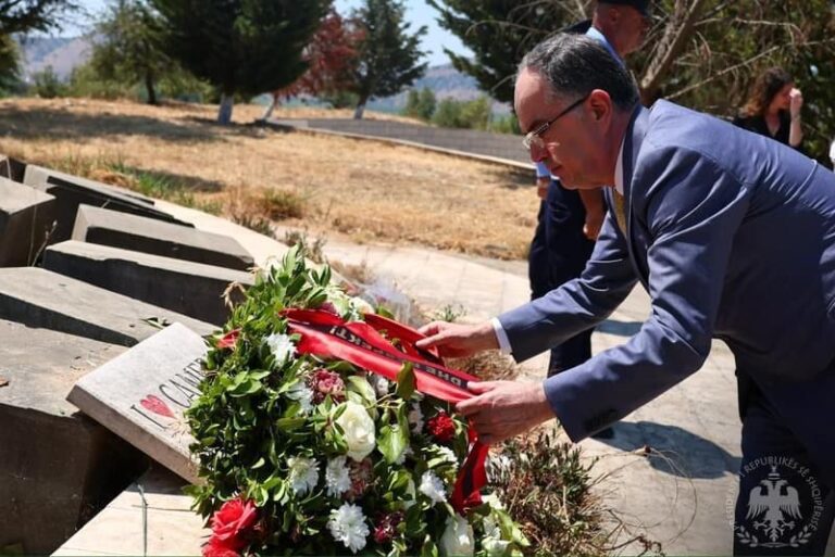 PDI-u dhe Shoqata Patriotike “Çamëria”, vleresojnë vizitën e Presidentit të Republikës, z. Bajram Begaj nē varrezat Monumentale “Trëndafilat e Çamërisë” të Kllogjerit