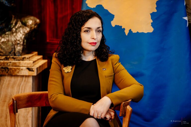 Presidentja Vjosa Osmani përfaqëson Republikën e Kosovës në GLOBSEC në Pragë