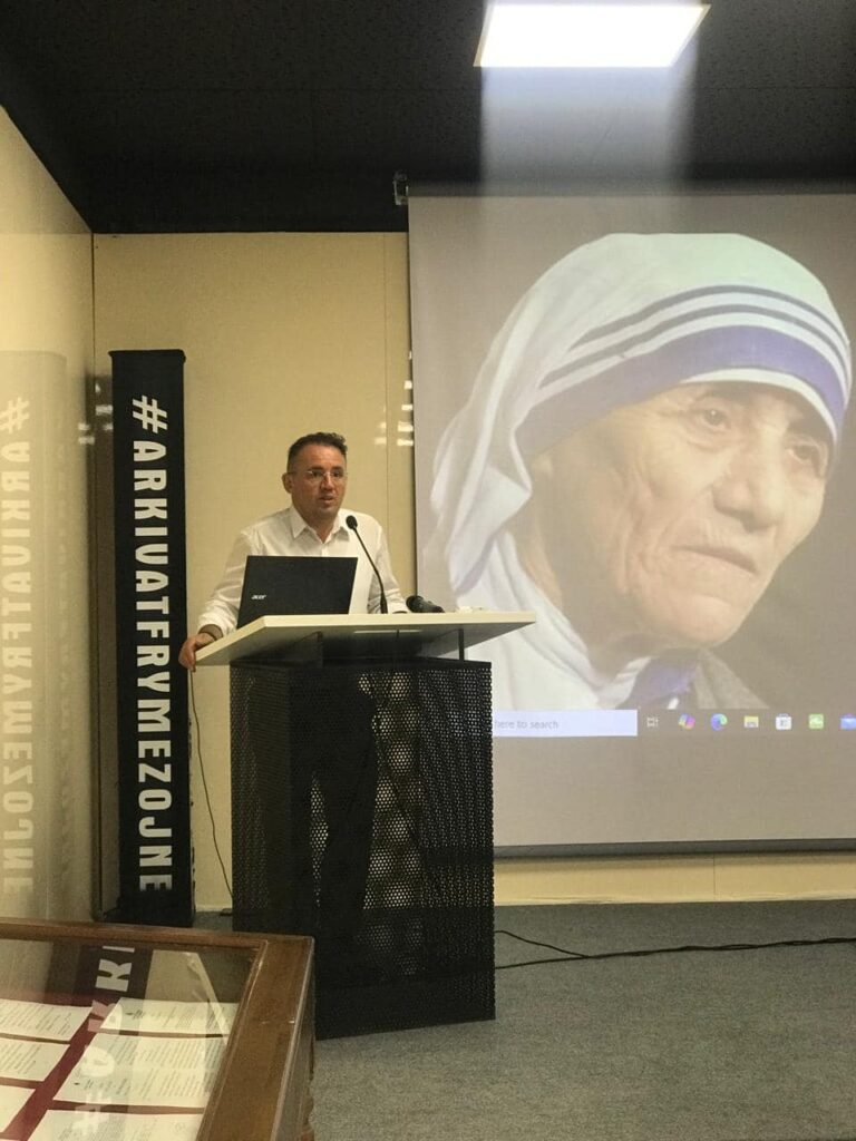 Në Shkup, Prishtinë dhe në Tiranë filloi edicioni i katërt i Manifestimit kulturor – shkencor “Drita e Gonxhes”
