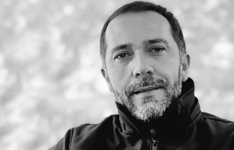 Rilind Gërvalla: “Shikoni me dyshim çdo portal që nuk i tregon redaksinë, redaktorin përgjegjës, e origjinën e financimit…”