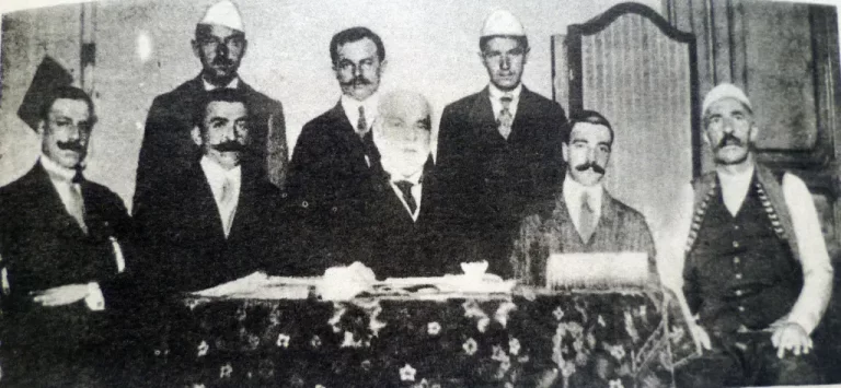 The Christian Science Monitor (1913) / Intervista ekskluzive me Isa Boletinin dhe Luigj Gurakuqin në hotelin “Cecil”, në Londër