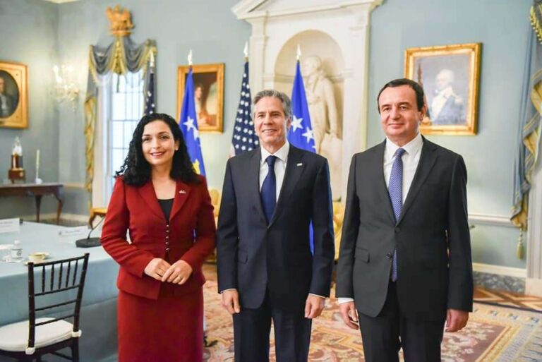Vjosa Osmani dhe fërkimet me Qeverinë e Kosovës: A po kërkon interesa personale dhe po injoron votën e qytetarëve të Vetëvendosjes?