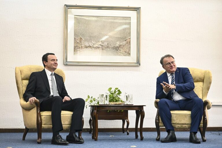 Kryeministri Kurti u mirëprit nga Kryeministri i Federatës së Bosnjës dhe Hercegovinës, Nermin Nikšić