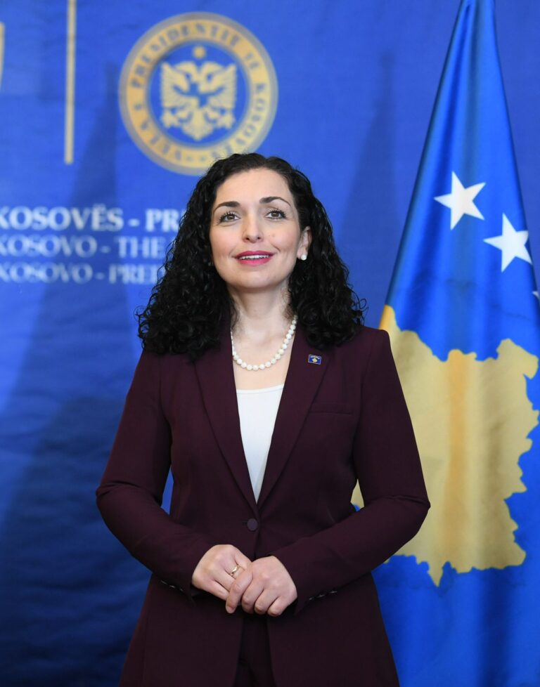 Presidentja Vjosa Osmani e ftuar nga Presidenti francez krahas liderëve botërorë në ceremoninë e Notre Dame në Paris