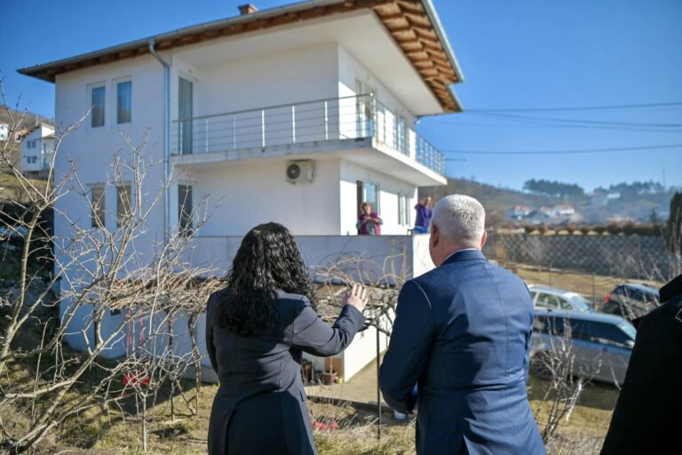Familjet në Kroin e Vitakut  janë qëndrestarët e vërtetë