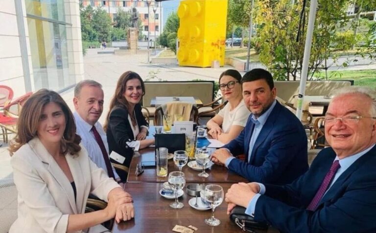 Derisa të dyshuarit për vrasje garojnë në politikë, ky vend nuk do të ketë qetësi