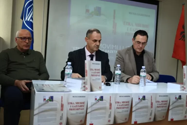 Në UBT u mbajt promovimi i librit të ri “Etika, mburojë e gazetarisë profesionale” të autorit, gazetarit, publicistit dhe profesorit Musa Sabedini