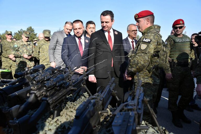 Disa pyetje për kryeministrin Albin Kurti dhe ministrin e mbrojtjes, Ejup Maqedoncin