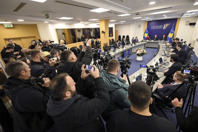 Albin Kurti në mbledhjen festive të Qeverisë së Republikës së Kosovës për 17-vjetorin e Pavarësisë