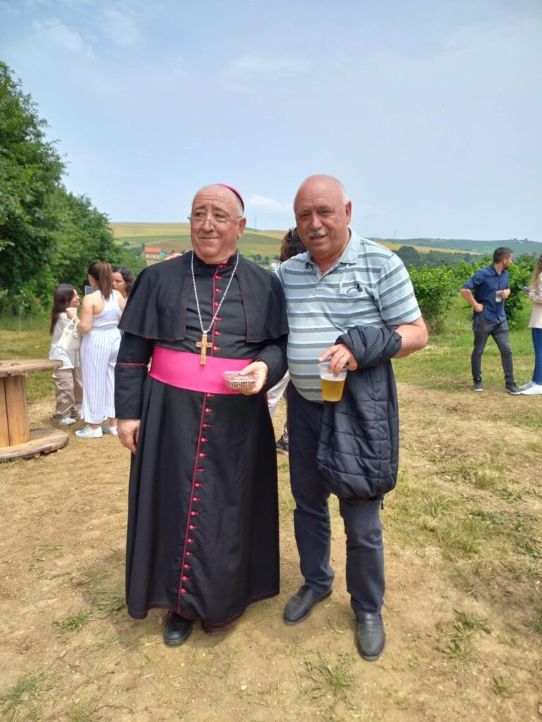 Marrëzi, hipokrizi apo servilizëm i Ipeshkvit Dodë Gjergji