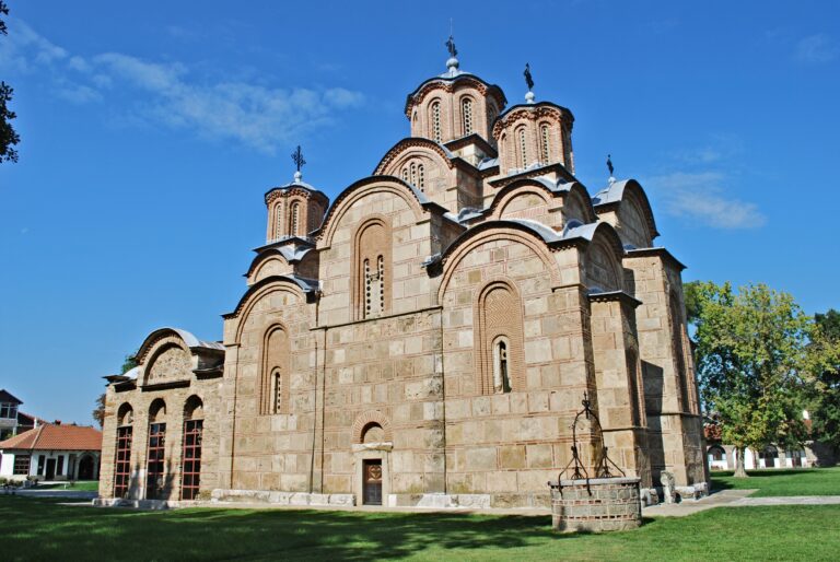 Edhe sot, në Kosovë, Islami është më i fortë pikërisht te ata që rrjedhin nga ortodoksët shqiptarë